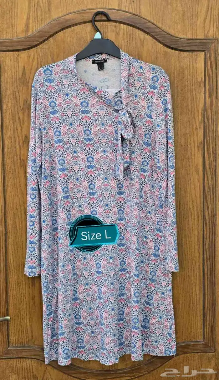 ريال 10 فساتين مستعمل. أنيقة ونظيف جدا 0