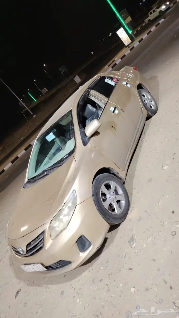 تويتا كرلا ذهبي2011 2