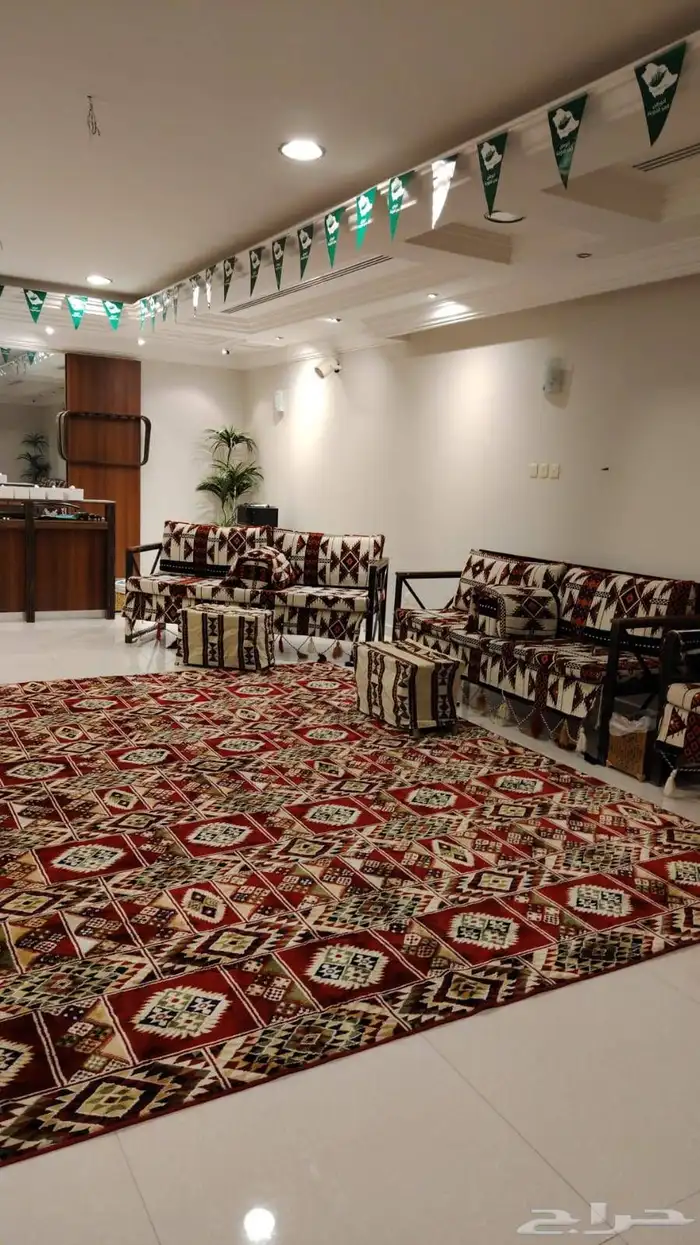 يوجد لدينا صبابين قهوجين نساء ورجال يوجد لدينا كراس 3