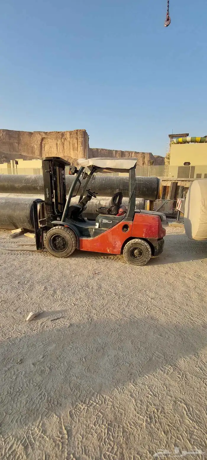 رافعة شوكيه ثلاثه طن ثلاث حركات للايجار الشهري بدون سواق 1