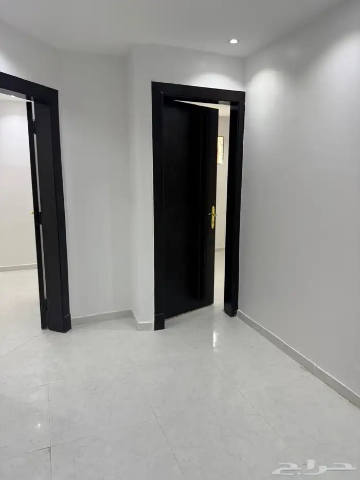 عماره للايجار بالكامل حي أم الحمام الغربي (مجددة بالكامل) و 0