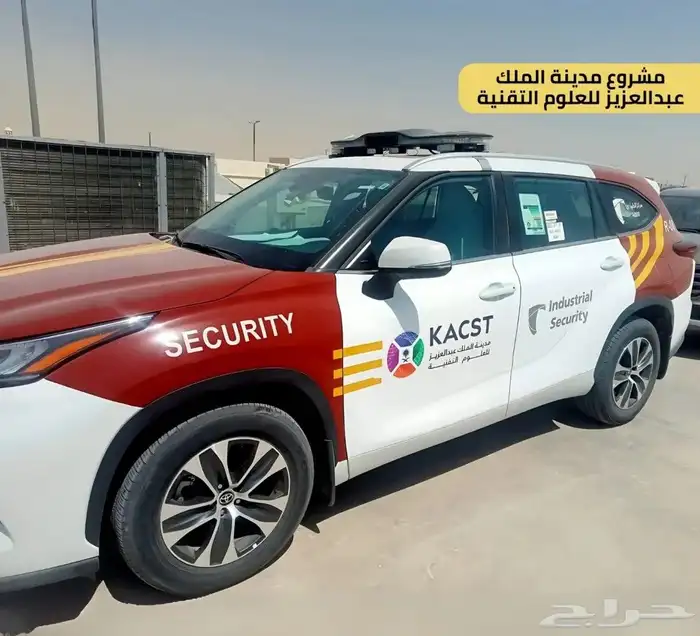 طباعة وتركيب ستيكر على السيارة 4