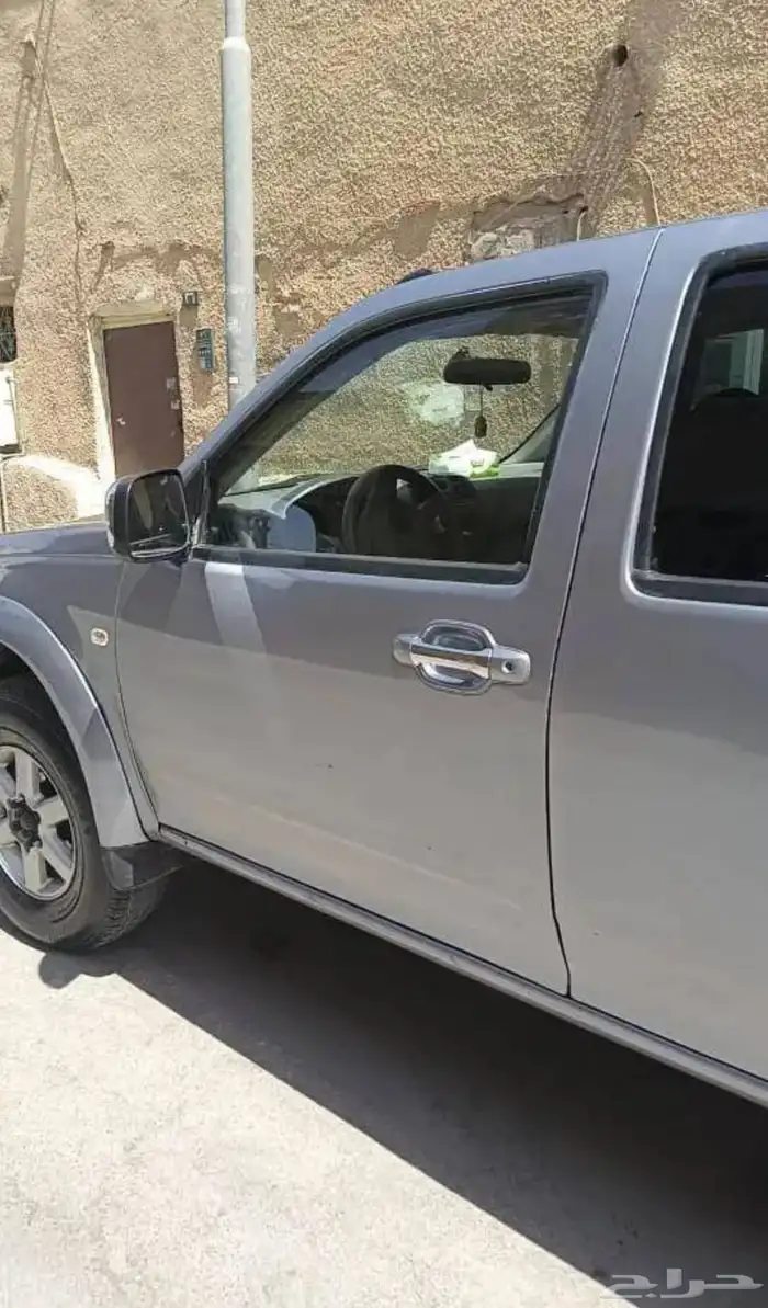 Isuzu 2006 4