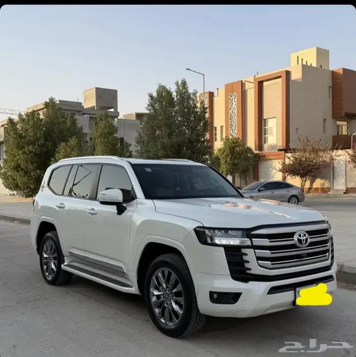 تويوتا لاندكروزر GXR3 2022 1