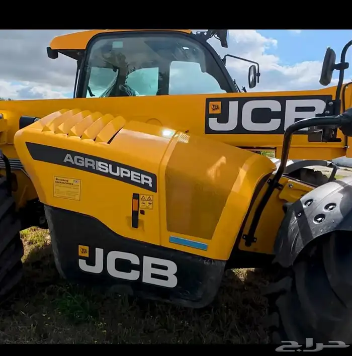 JCB telehandler for Rent رافعه تلسكوبيه للايجار 2