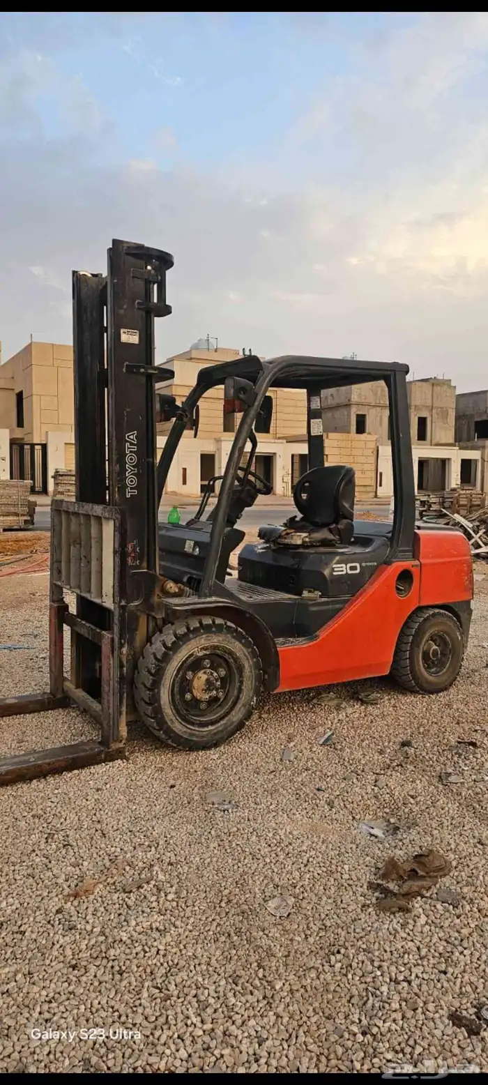 رافعة شوكيه ثلاثه طن للايجار الشهري بدون سواق ومعا السواق 3