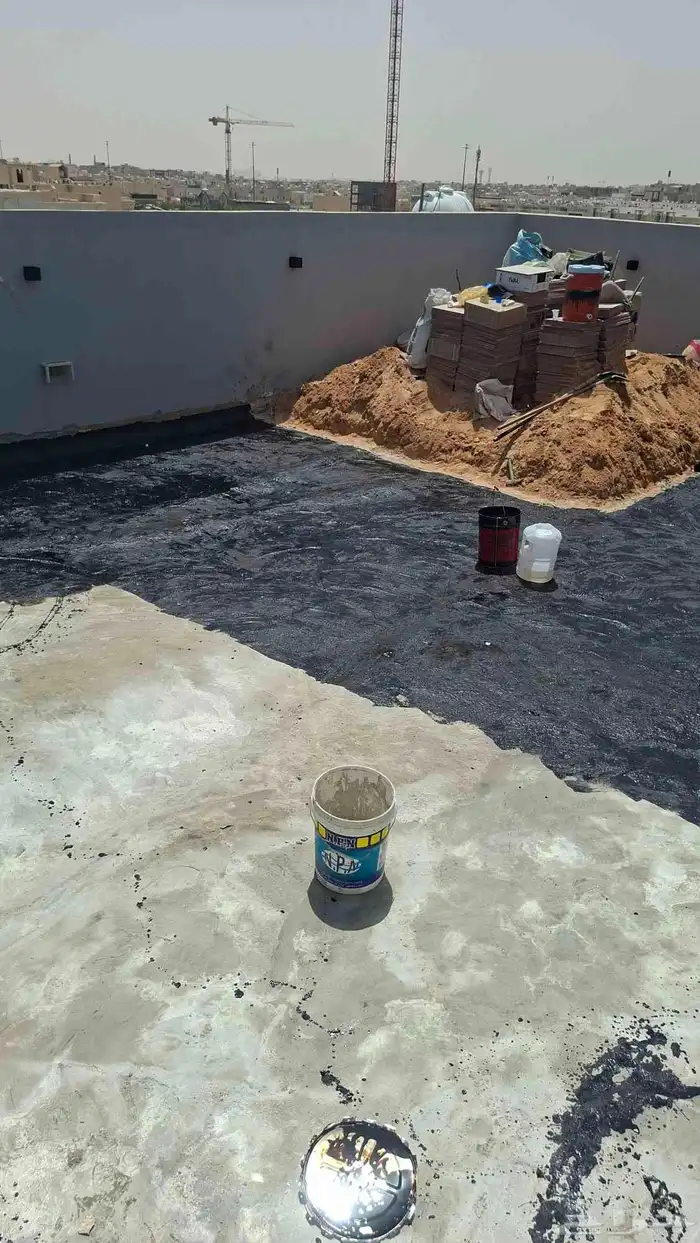 لجميع أعمال العزل والتسريبات اسطح حمامات ضمان علي شغلنا 2