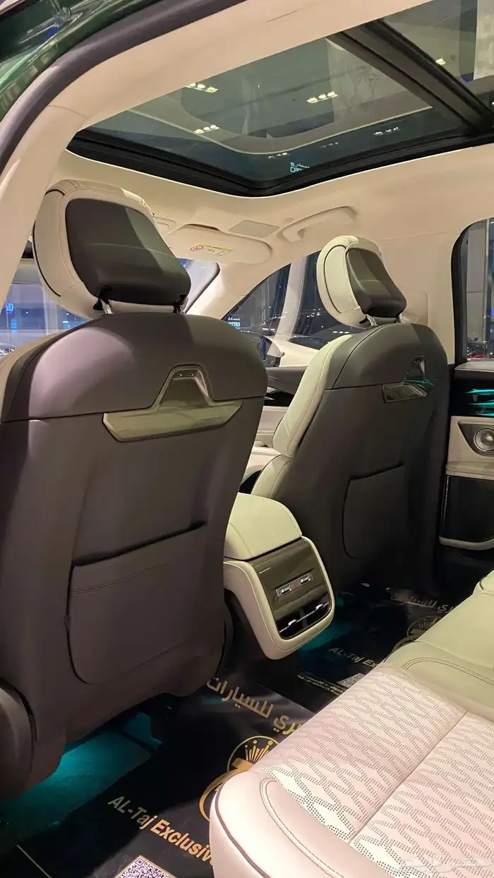 Lincoln Nautilus 11