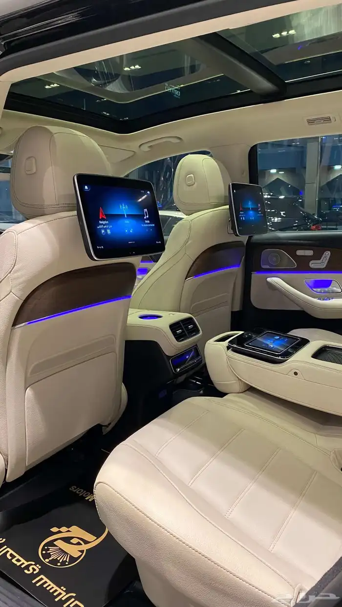 Mercedes GLS580 12