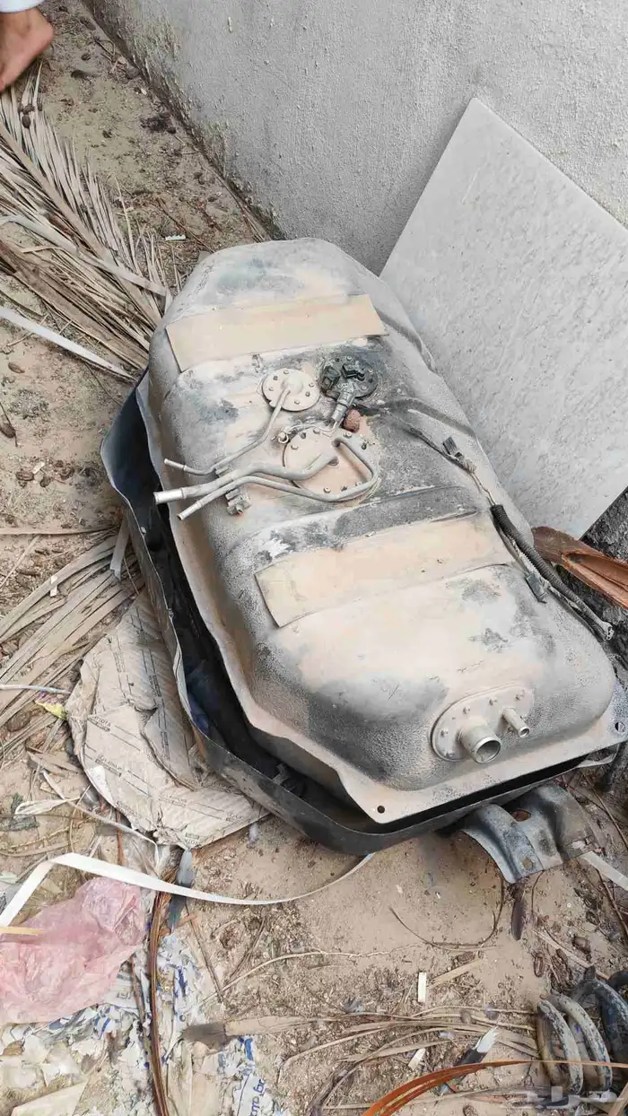 تنك بنزين جيب برادو كامل اغرضه مع الشعبه ورباطاته 1