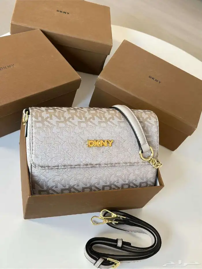 يتوفر لدينا جميع أنواع شنط الماركات الفخمة بيع جملة وتجزئ 2