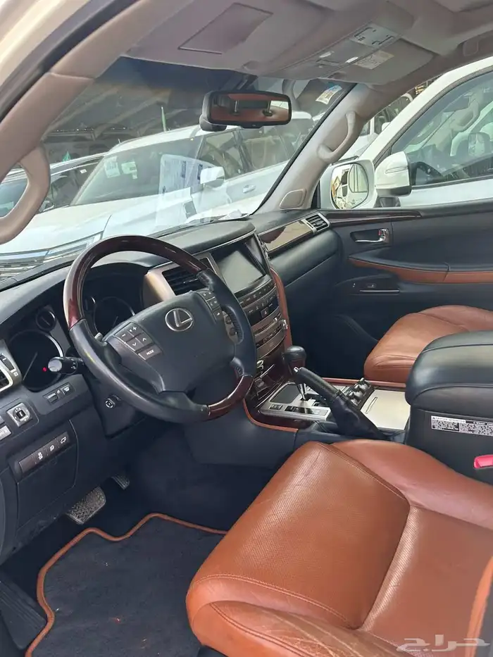 لكزس LX570 عداد 115 ألف 2014 3