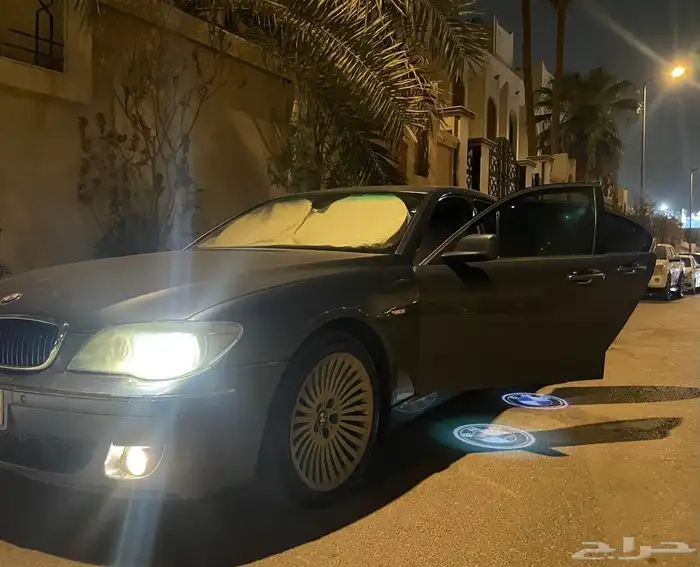 بي ام دبليو 740 Li مع لوحة 13