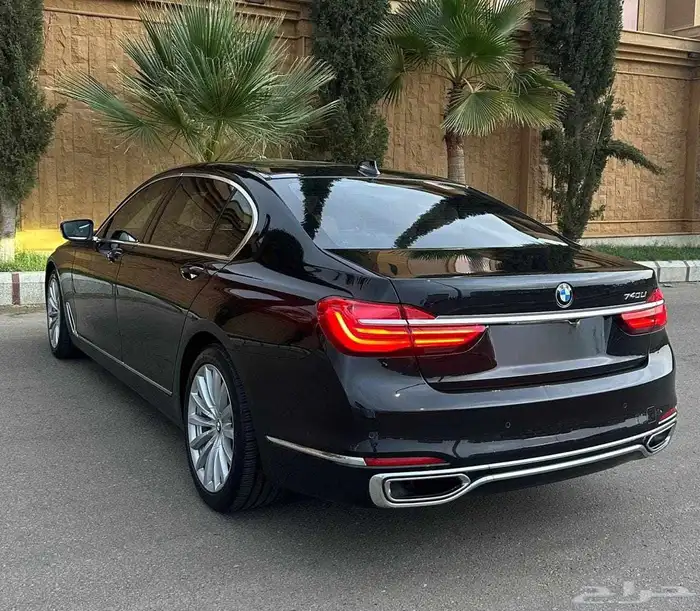 بي ام دبليو 740Li عرض خاص لفتره محدوده 5