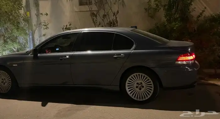 بي ام دبليو 740 Li مع لوحة 10