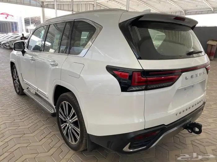 جيب لكزس LX 600 BB موديل 2025 عماني 3