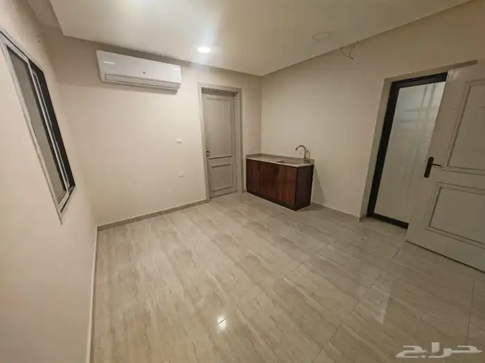 شقق عزاب للايجار 0