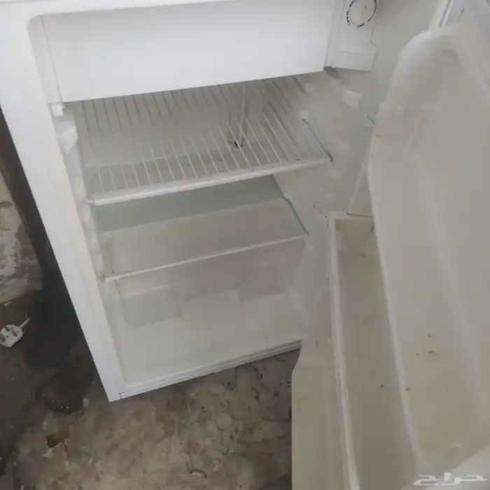 ثلاجه مكتب جديده استخدام بسيط البيع 200 ريال غير قابل للتفاو 2