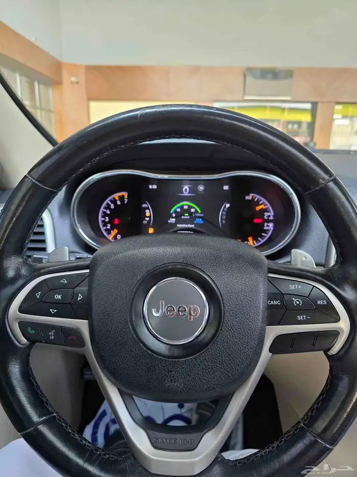 jeep جراند شيروكي لميتد 2015 للبيع او البدل المناسب 5