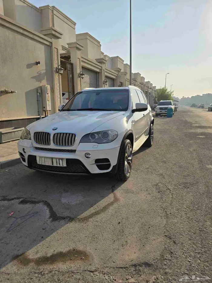 أعرض لكم BMW X5 نظيفه 2011 2