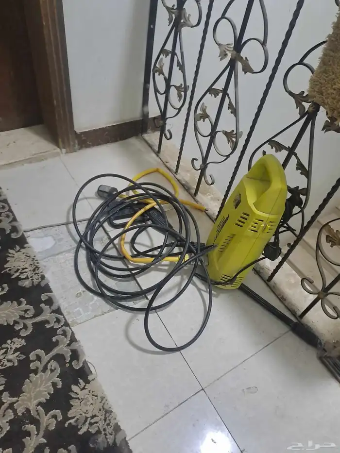 غساله سيارات للبيع الحد 300 ريال 0