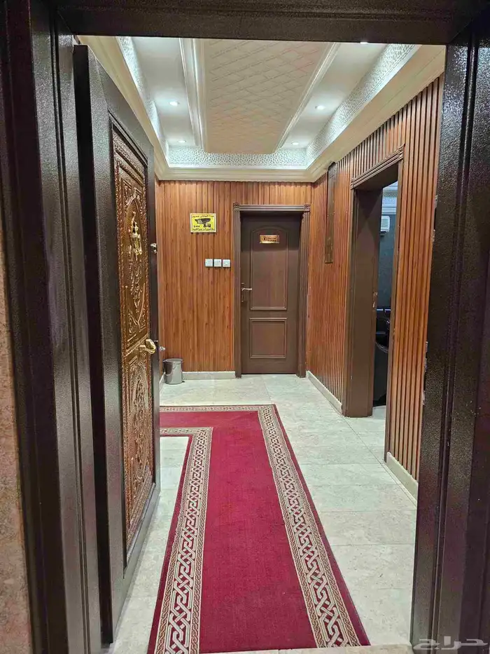 مكتب لتقبيل فاخر بالمدينة المنورة 9