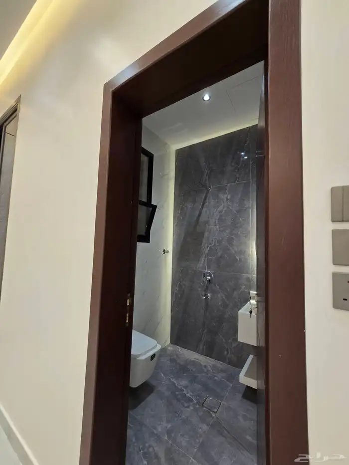 دور أرضي مودرن شرق الرياض حي الجنادريه 21