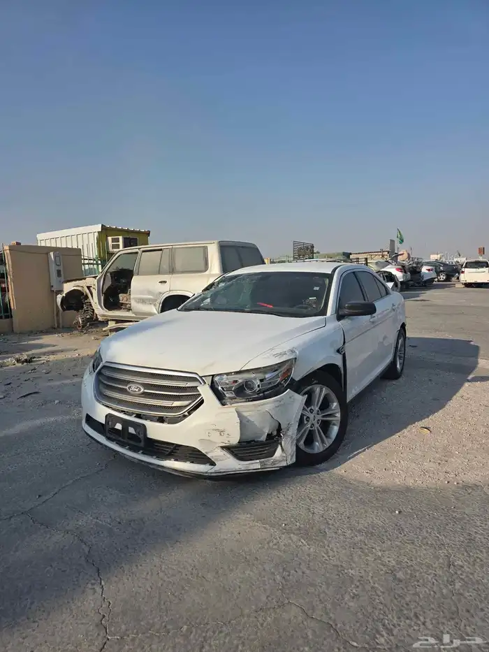 فورد تورس 2015 قطع غيار فقط تشليح ابو العباس للسيارات 0