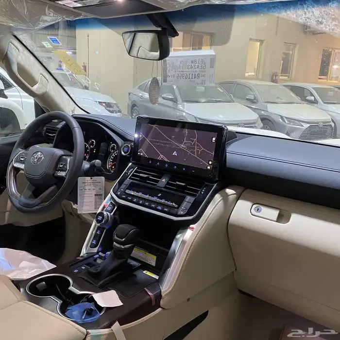 تويوتا لاندكروزر GXR 4 بنزين 2025 2