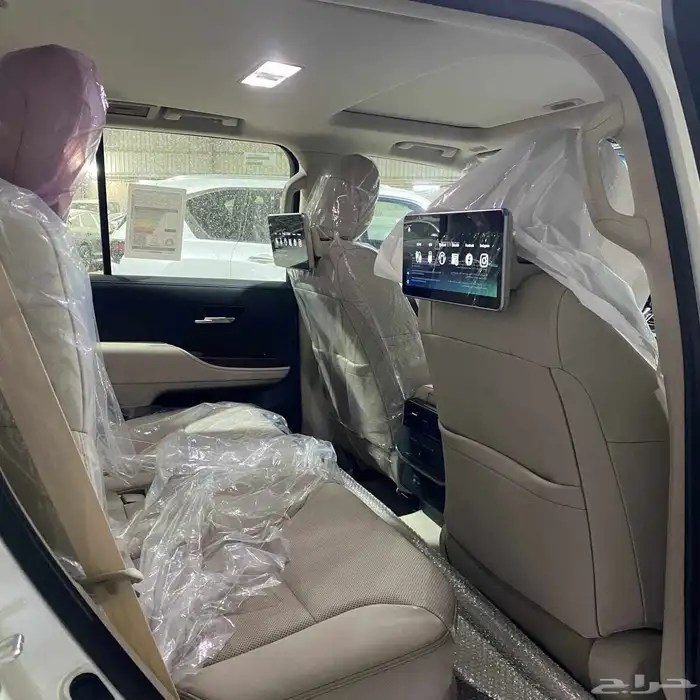 تويوتا لاندكروزر GXR 4 بنزين 2025 7