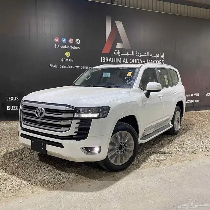 تويوتا لاندكروزر GXR 4 بنزين 2025 0