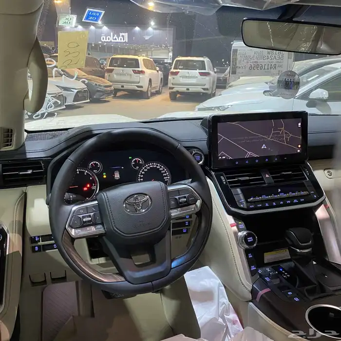 تويوتا لاندكروزر GXR 4 بنزين 2025 3