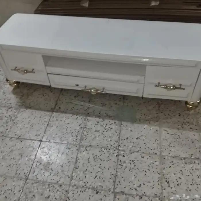 طاولات للبيع 0