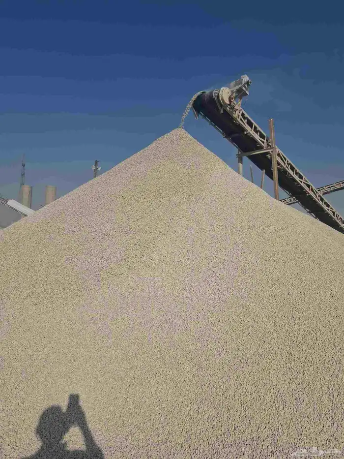 بحص ابيض ورمل وبطحا واسفلت 1