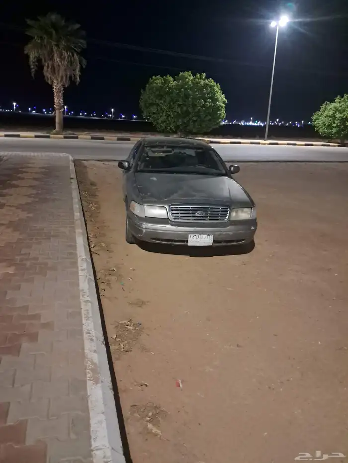 للبيع فورد فكتوريا موديل 2003 نظيف ولله الحمد 0