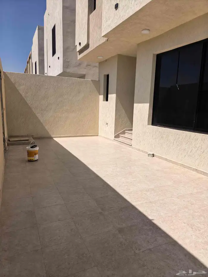 للبيع فيلا درج داخلي دورين وملحق بمخطط النبلاء تشطيب شخصي 2