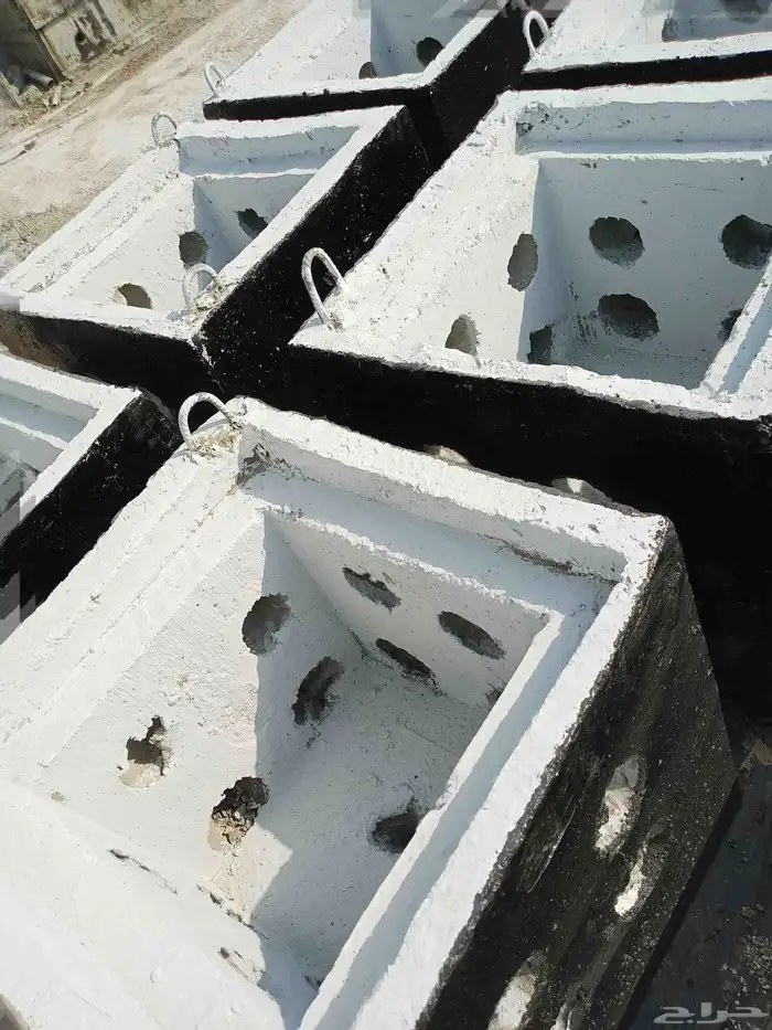 يوجد لدينا حواجز خرسانيه جهزه جميع انواع المقاصت اتوصل 0