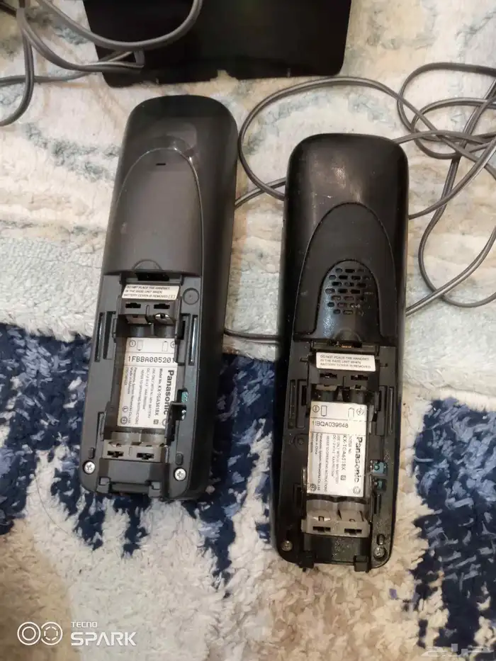 ثليفون باناسونيك لاسلكي قديم وشغال العدد3 حبات وتلفون احمر 7