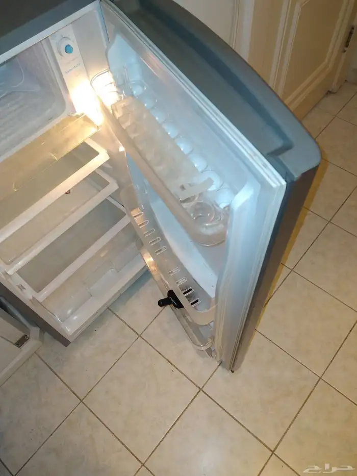 ثلاجة للبيع 1
