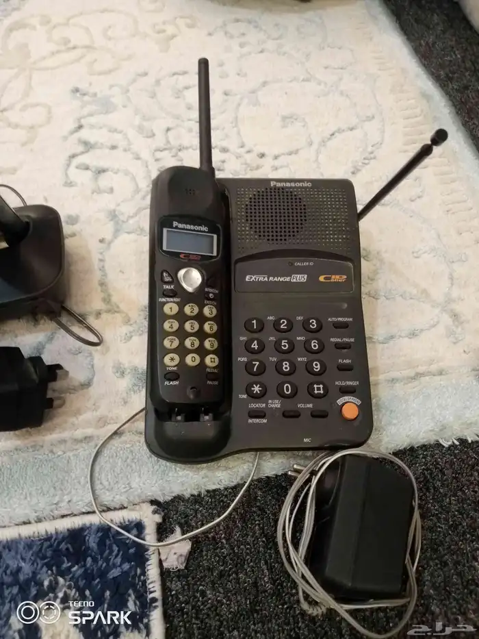 ثليفون باناسونيك لاسلكي قديم وشغال العدد3 حبات وتلفون احمر 4