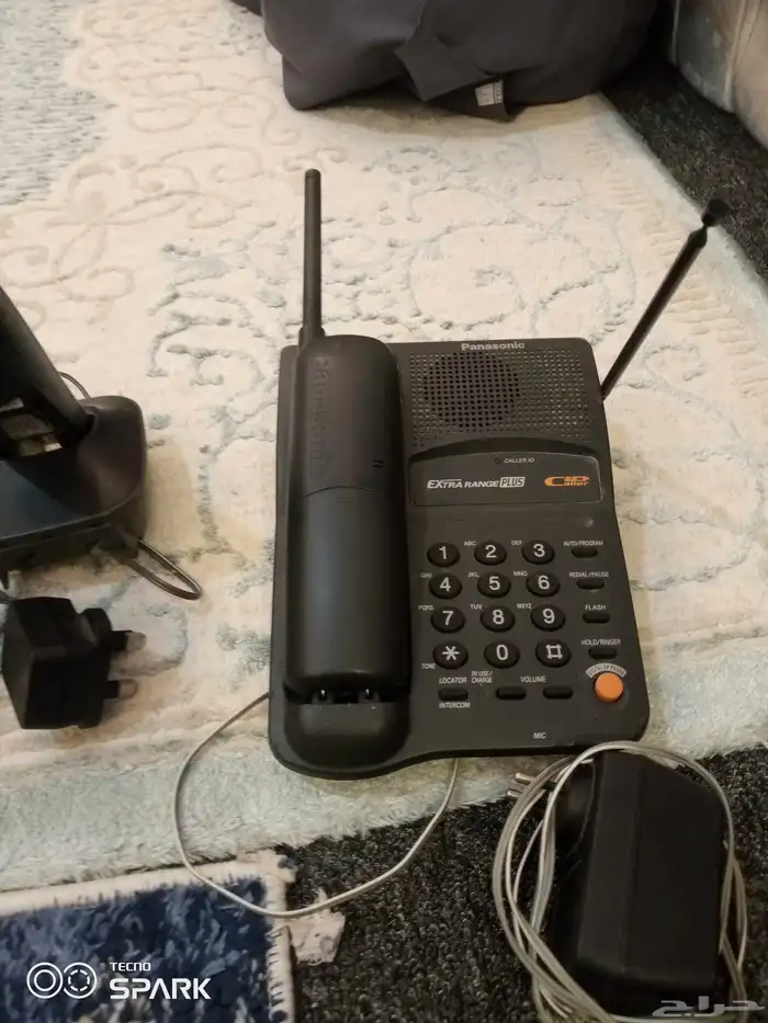 ثليفون باناسونيك لاسلكي قديم وشغال العدد3 حبات وتلفون احمر 6