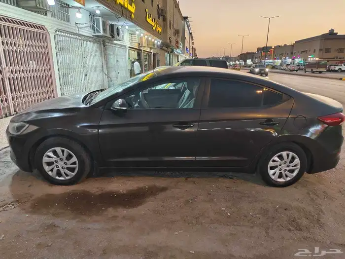 Hyundai Elantra 2017 1