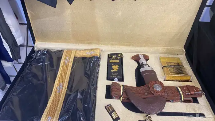 بكس هديه انيق ومميز تحتوي علا مجموعة من المنتجات الرائعة الت 0