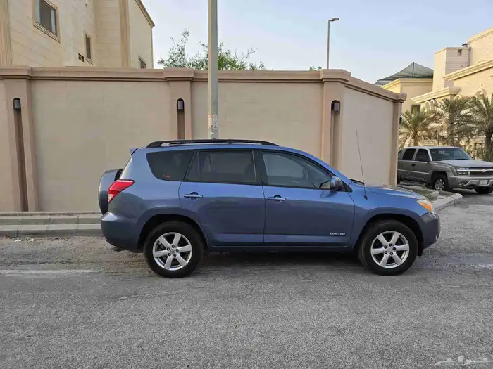 راف فور سته سلندر ممشى قليل 127000كلم 0