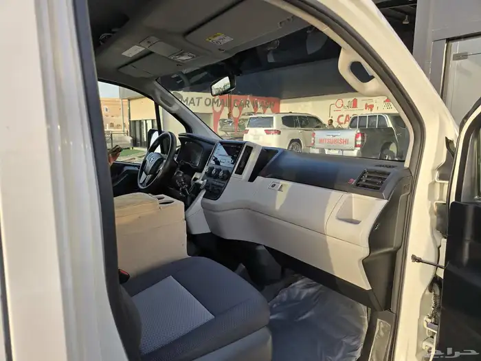 Toyota Hiace 2020 5