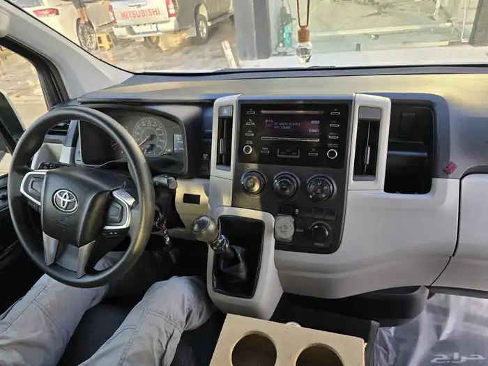 Toyota Hiace 2020 4