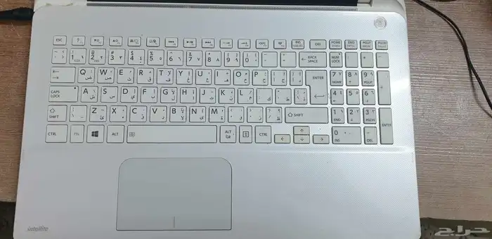 لال توب توشيبا لون ابيض للبيع عاجل 1