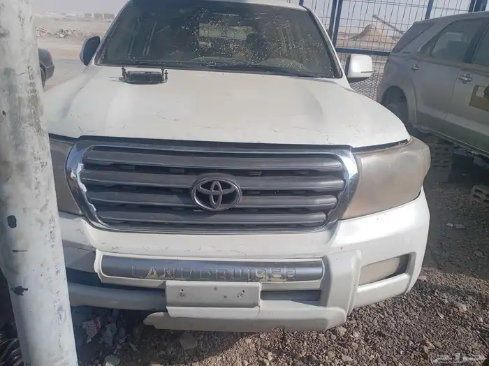 يوجد لدينا جميع انواع قطع غيار تشليح تيوته لندكلوز 0
