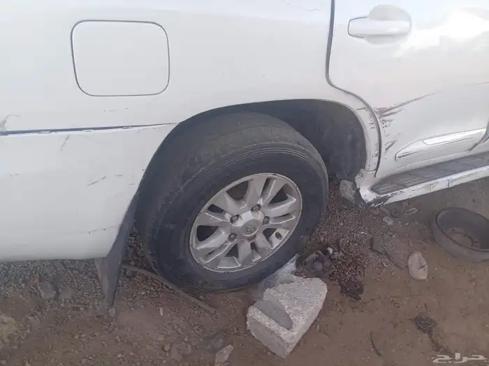 يوجد لدينا جميع انواع قطع غيار تشليح تيوته لندكلوز 2
