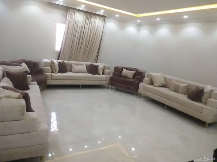 كنب شبه جديد و نجف شبه جديد 3 اضاءات 2